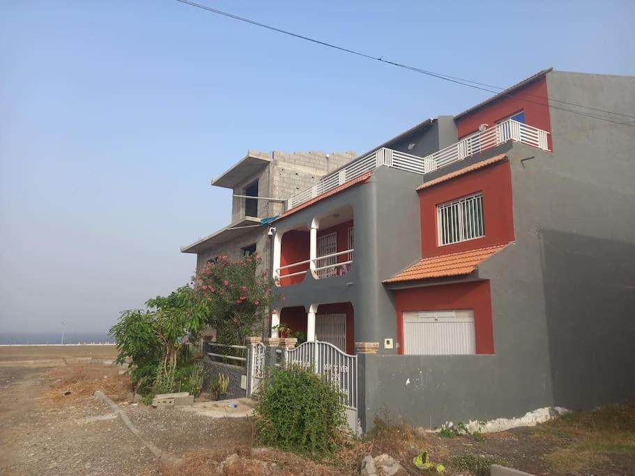 Casa Herminia Tarrafal  Luaran gambar